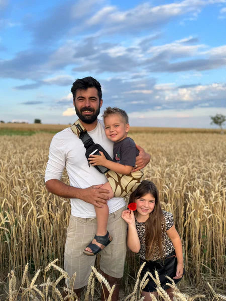 A JoeyPouch With Rafael